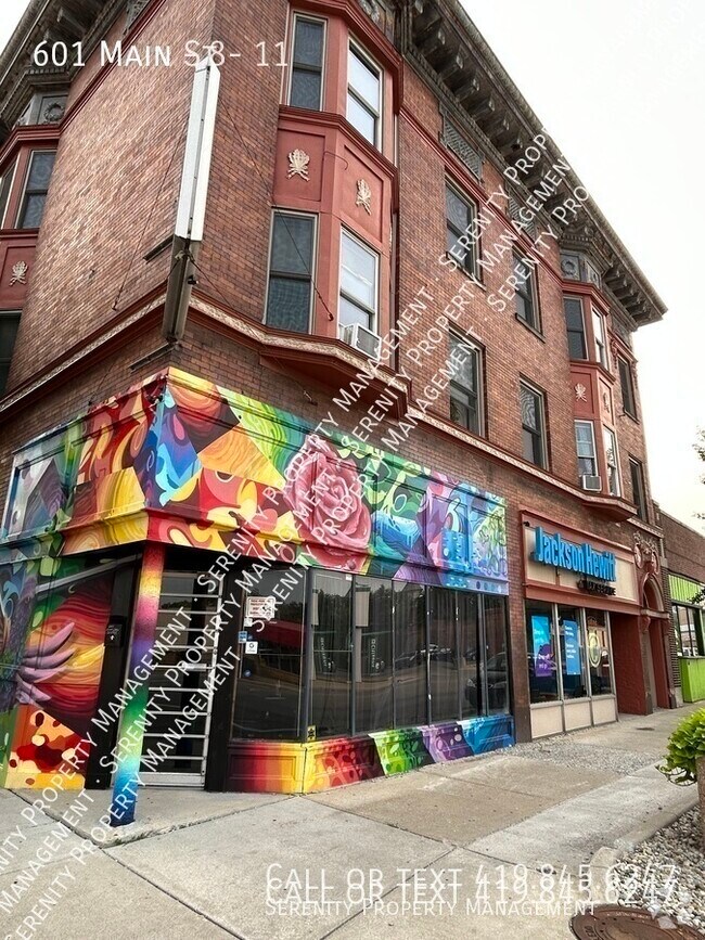 Main Street Business District Pet Friendly Apartments for Rent Toledo