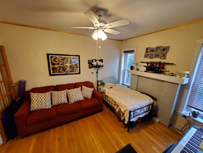 Foto del edificio - 6536 N Lakewood Ave