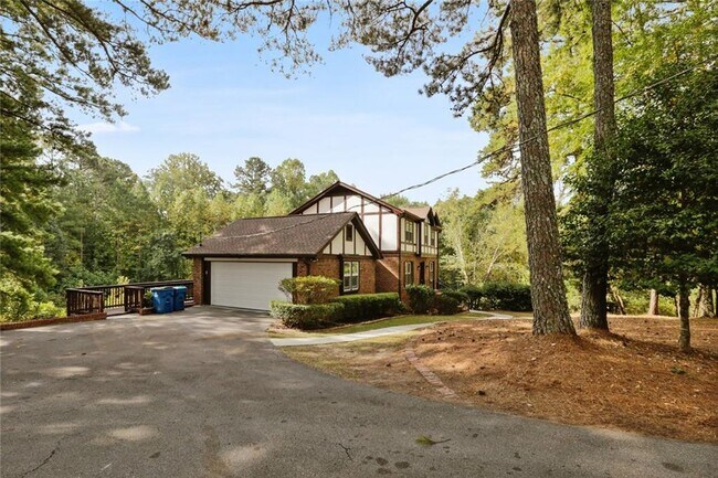 Building Photo - 2444 Webb Gin House Rd SW