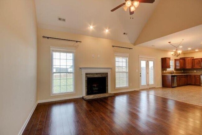 Building Photo - 3373 Wiser Dr