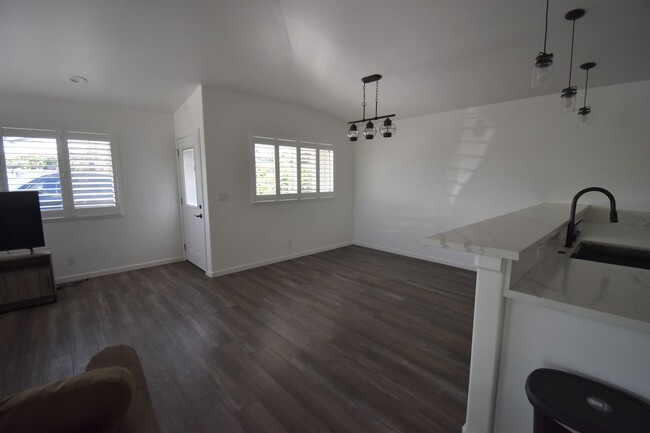 Building Photo - 3 Year Old 3 Bedroom 2.5 Bath Partially Fu...