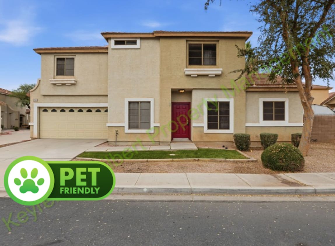 Gilbert 3-Bed / 2.5-Bath Home with Convenient Central Location - Gilbert 3-Bed / 2.5-Bath Home with Convenient Central Location
