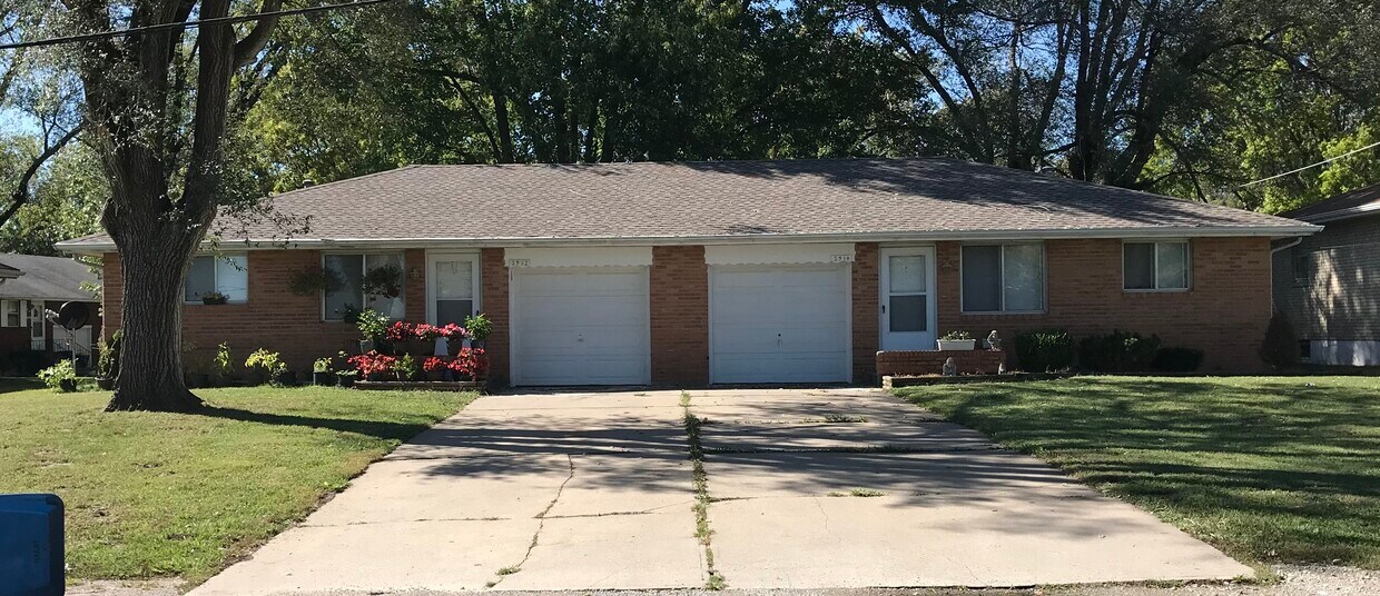 Primary Photo - 2914 N River Blvd