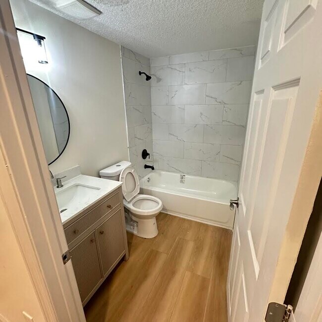 Foto del edificio - 3540 Oleander St