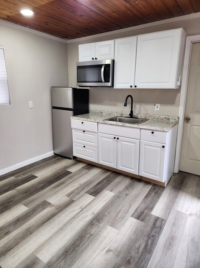 Foto del edificio - 9349 Valley Rd