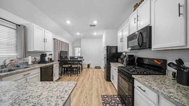 Building Photo - Spacious, well-maintained 4-bedroom, 2-bath single-story home designed for comfortable everyday l...