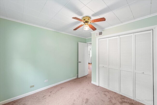 Dormitorio - 6425 Maple Ave