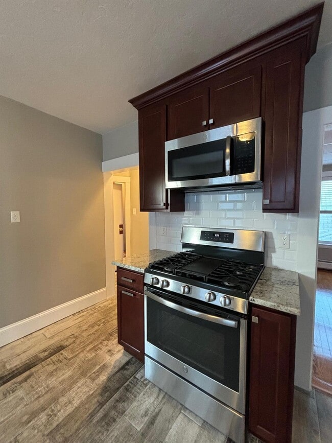 Building Photo - 55 Gorham St
