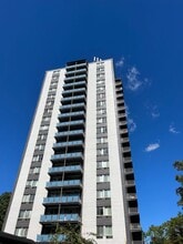 Building Photo - 1800 Roundhill Rd