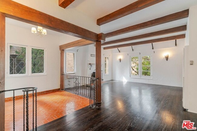 Building Photo - 1132 N Vista St