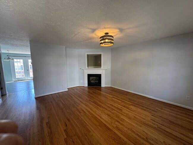 Building Photo - Townhome at Wellington in Wyndhurst Neighb...