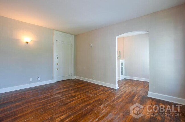 Foto del edificio - 678 Somerset Terrace NE