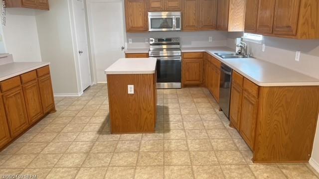 Building Photo - 1401 Whispering Oaks Dr