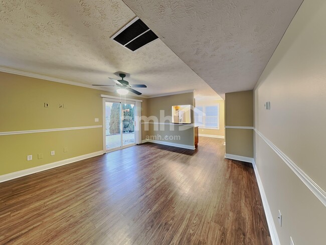 Building Photo - 6707 Wimbledon Dr