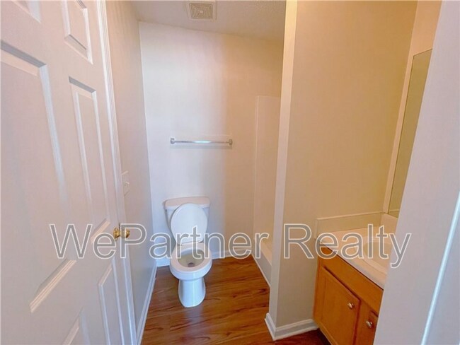 Foto del edificio - 6334 Hickory Ln Cir