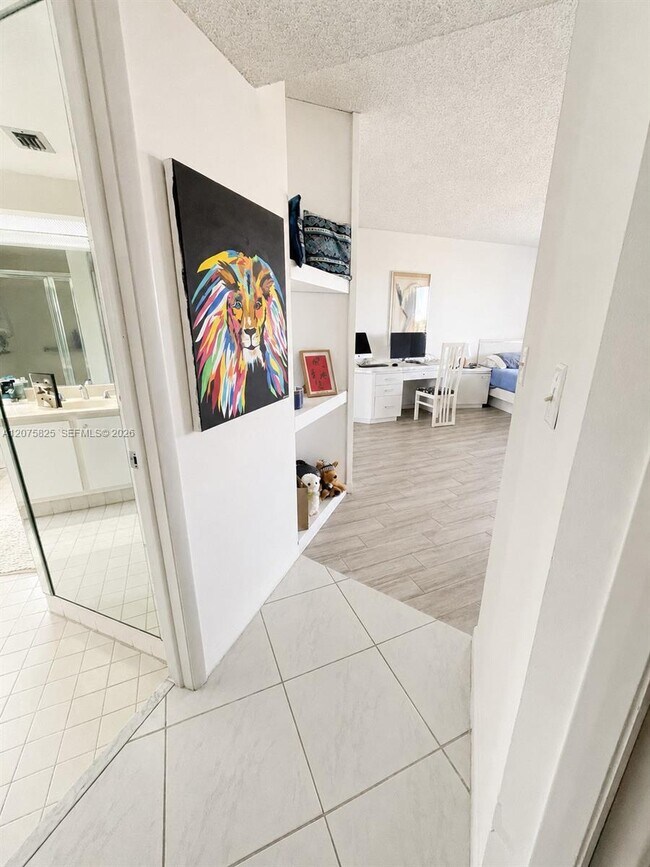 Building Photo - 7300 Radice Ct