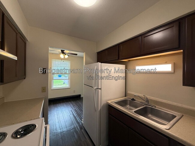 Building Photo - 1299 Sanlor Ave
