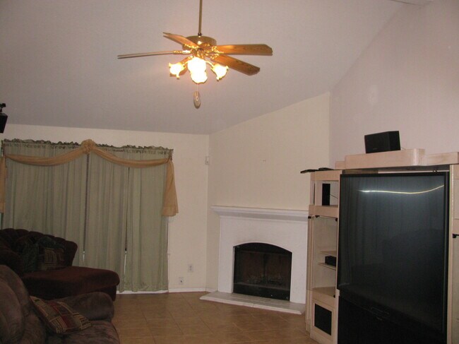 Building Photo - 10839 Bradford Way Dr