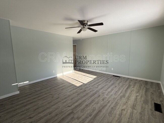 Foto del edificio - 806 Maumee Dr