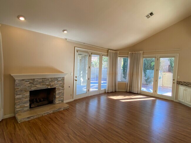 Building Photo - 5072 Southern Hills Ln