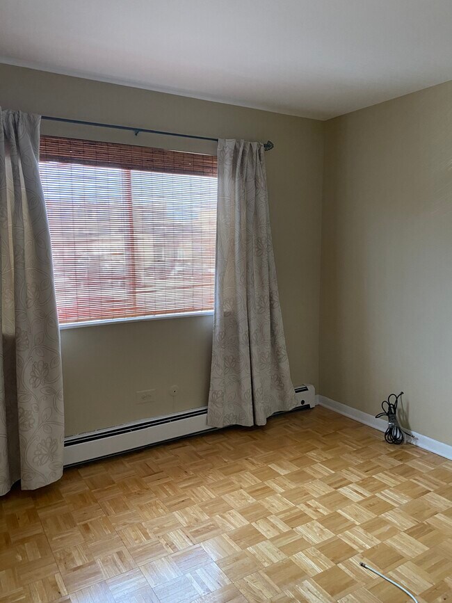 Foto del edificio - 1136 Greenleaf Ave