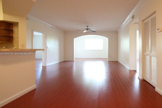 Foto del edificio - 9833 Baywinds Blvd