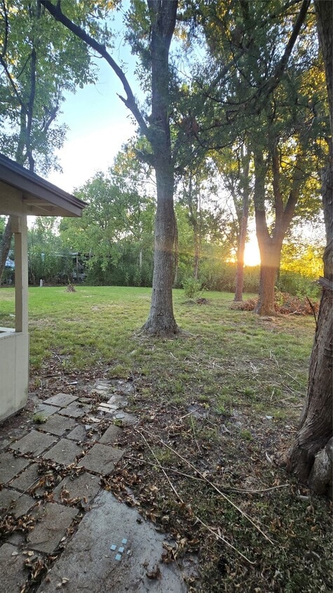 Primary Photo - 8235 Thompson Rd