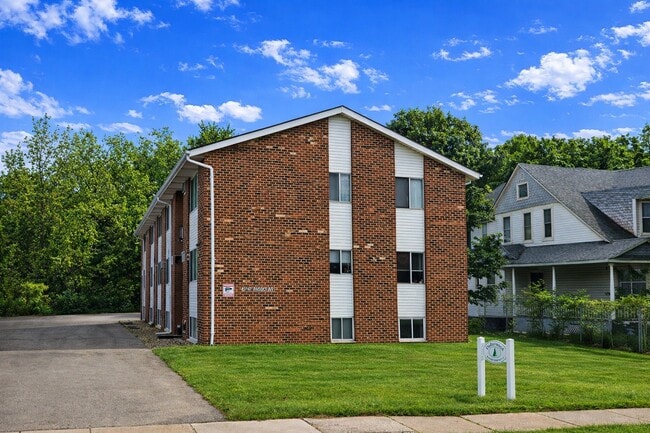 Foto del edificio - 47 Rhodes Ave