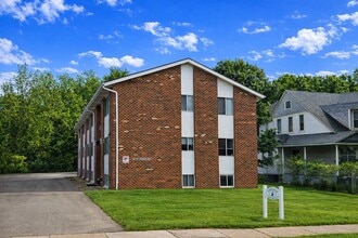 Building Photo - 47 Rhodes Ave