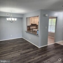 Building Photo - 703A Sedgefield Dr