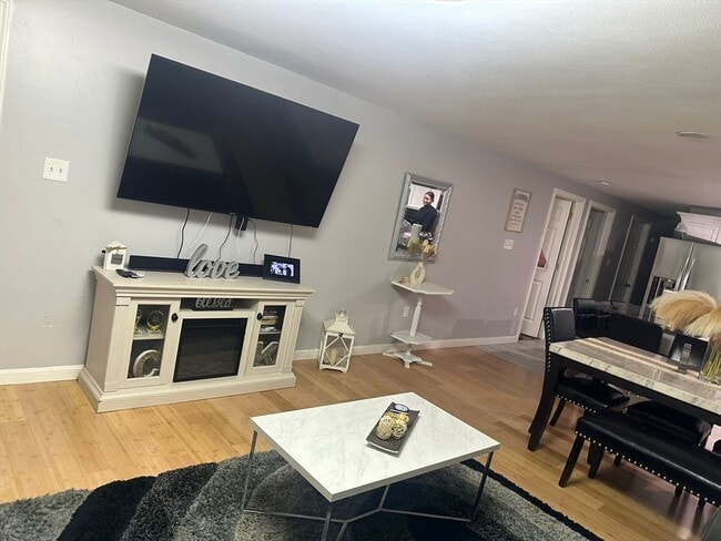 Building Photo - 185B Park St