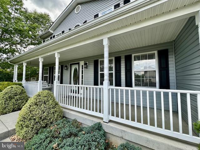 Building Photo - 700 S Lakeview Dr