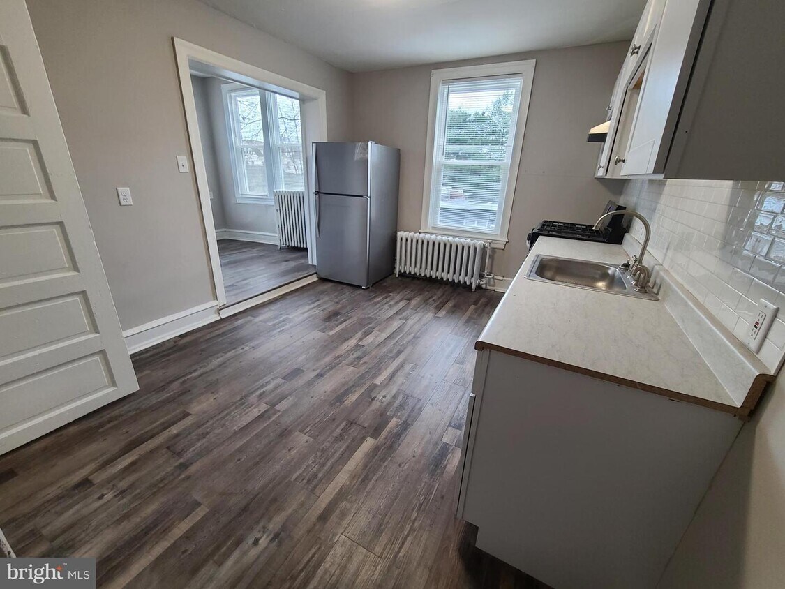 Foto principal - 401-403 Champion Ave