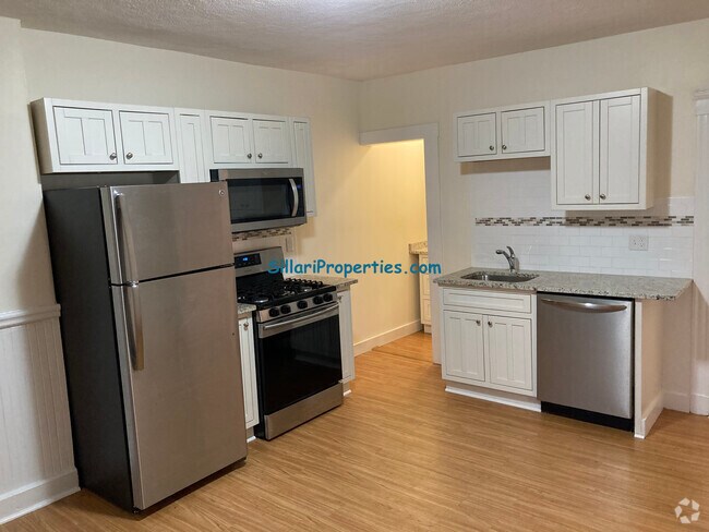 Building Photo - 42A Linden Ave