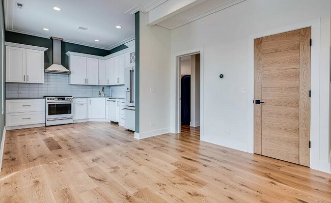 Foto del edificio - 2624 N Lincoln Ave