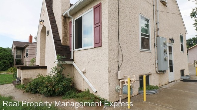 Building Photo - 408 S Western Ave