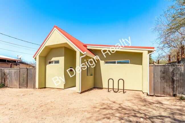 Foto del edificio - Modern Construction Steps from the University of Arizona