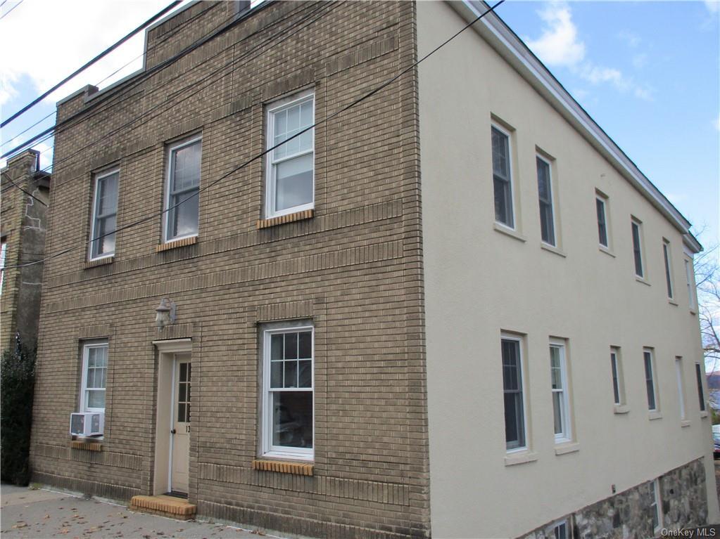 Primary Photo - 139 Palisade St