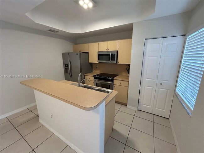 Building Photo - 4961 Leeward Ln