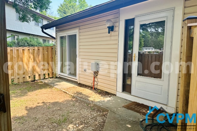 Building Photo - 1906 Ardenwood Terrace