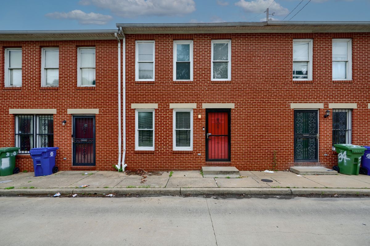 Foto principal - 32 N Spring St