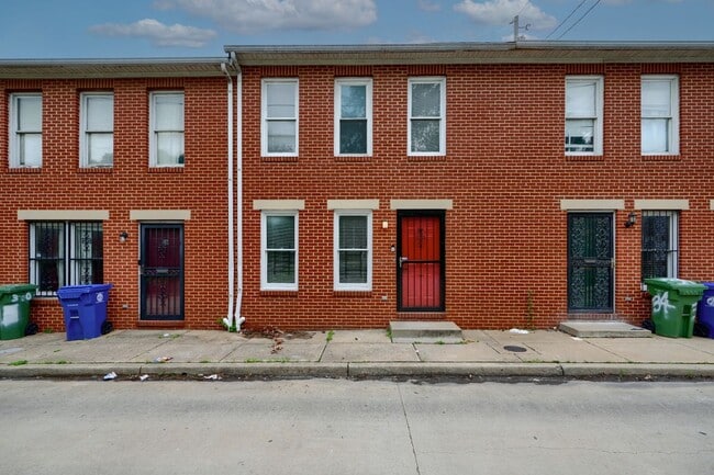 Building Photo - 32 N Spring St