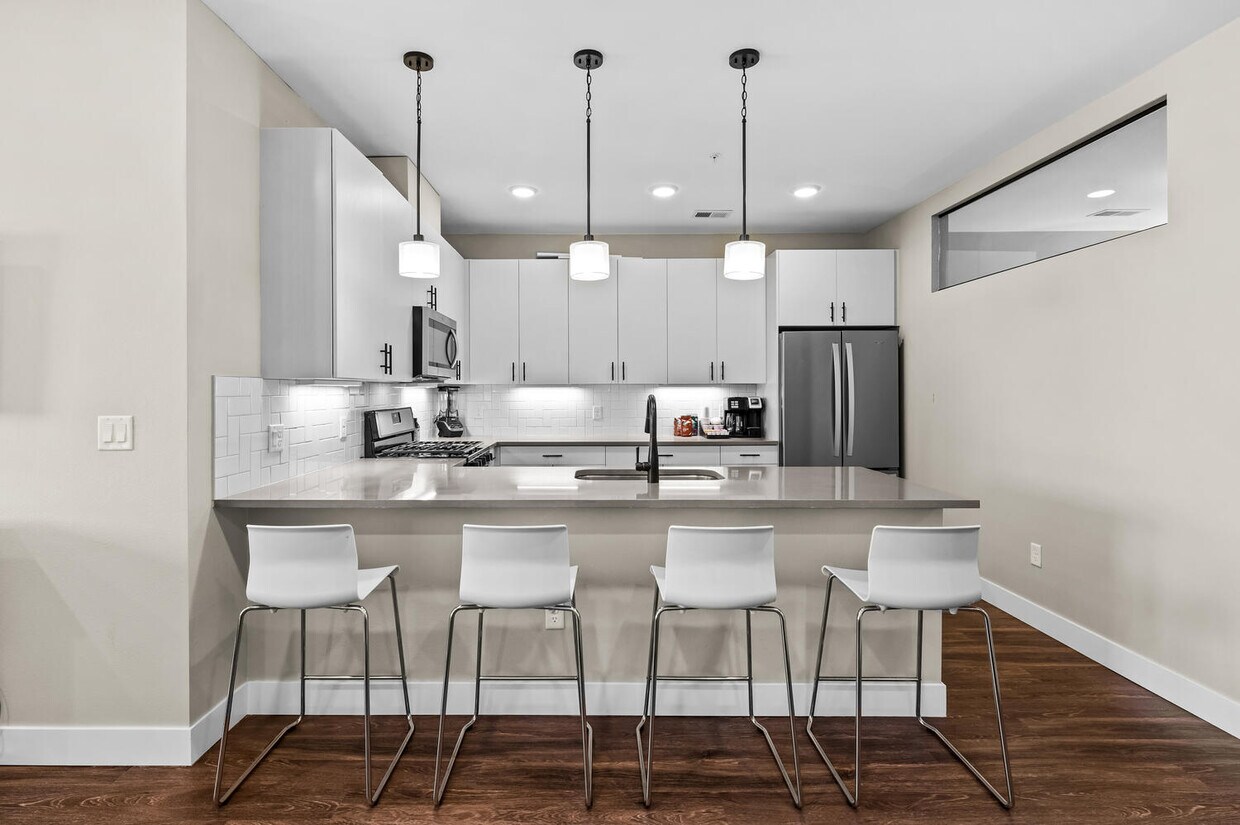 Foto principal - 2729 W 28th Ave