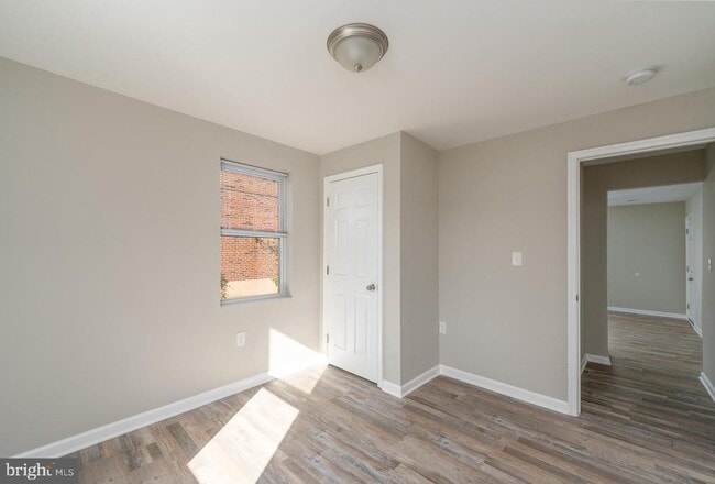 Building Photo - 1655 E Cold Spring Ln