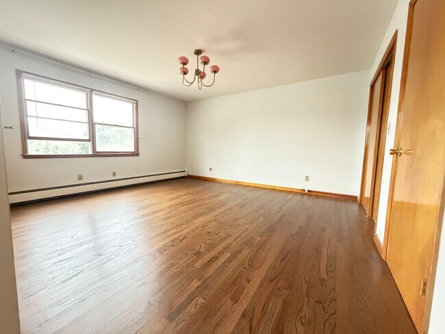 Foto del edificio - 219 Old Mamaroneck Rd
