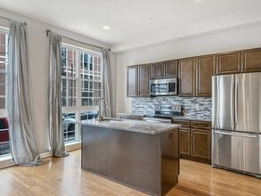 Building Photo - 2418 Frankford Ave