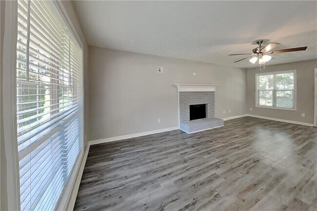 Building Photo - 2048 Glen Hope Trace
