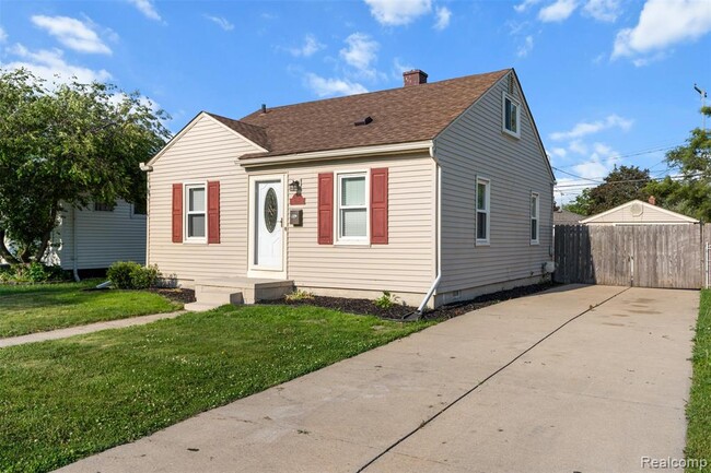 Building Photo - 24696 Wilmot Ave