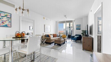 Building Photo - 550 Okeechobee Blvd