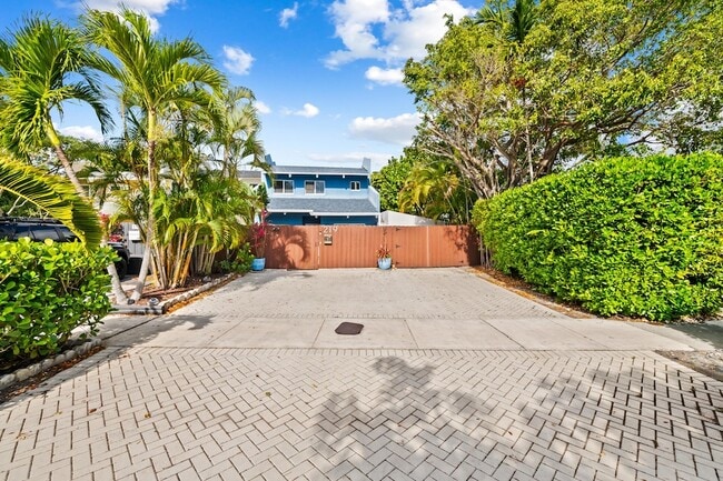 Photo - 219 NE 17th Ave Townhome